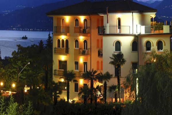 Hotel Flora Stresa Exterior foto